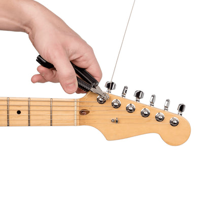 D'Addario DP0002 Pro-Winder in use