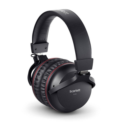 Focusrite Scarlett 2i2 Studio 4th Gen Bundle