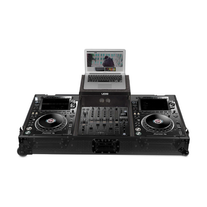 UDG Ultimate Flight Case Pioneer CDJ-3000 / 900NXS2 Plus (Laptop Shelf + Wheels), Black