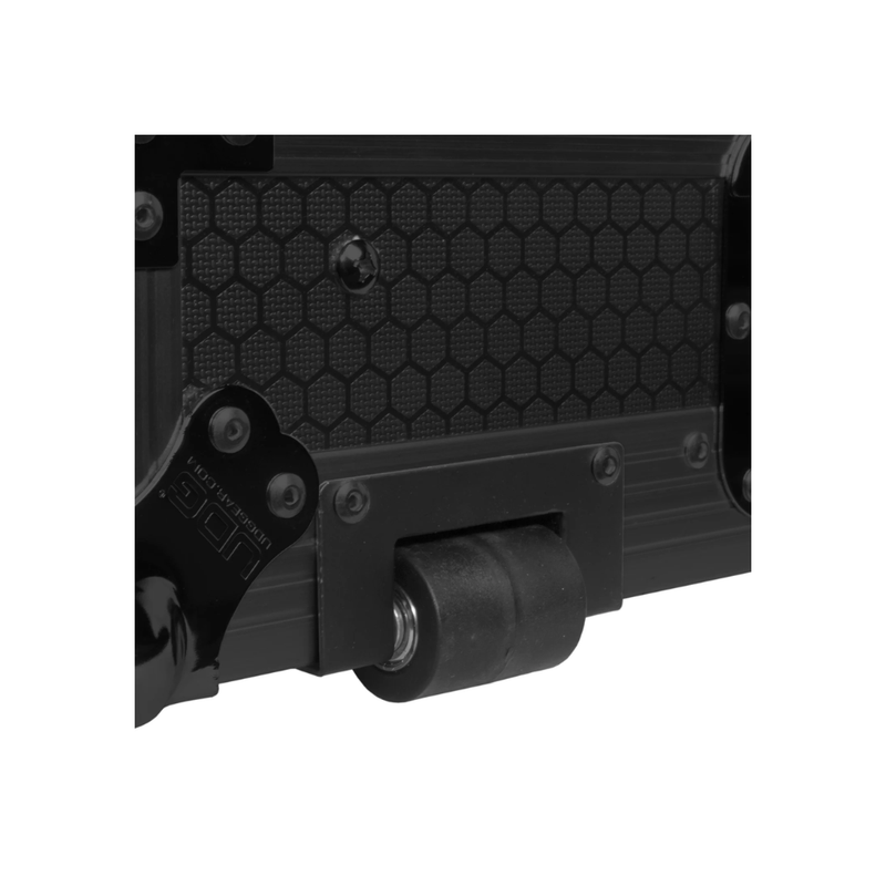 UDG Ultimate Flight Case Pioneer OPUS QUAD, (Laptop Shelf + Wheels), Black